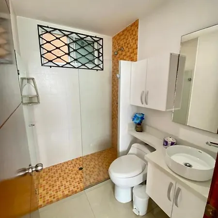 Apartamento 2al-1 Frente A La Playa Con Aire Acondicionado Y Wifi *