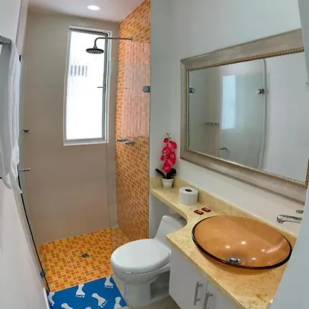Apartamento Apartamento 2al-1 Frente A La Playa Con Aire Acondicionado Y Wifi *