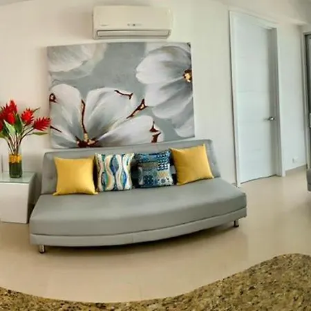 Apartamento 2al-1 Frente A La Playa Con Aire Acondicionado Y Wifi *