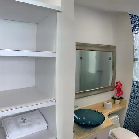 Apartamento 2al-1 Frente A La Playa Con Aire Acondicionado Y Wifi * Cartagena